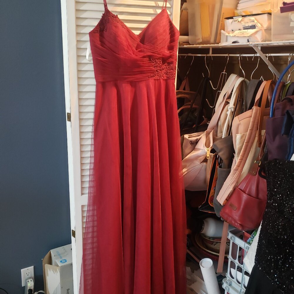 JJ's House A-Line Princess Long Tulle Dress w/Ruffle Appliques Size 6 Burgundy